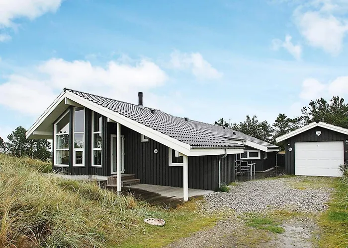 Seaside Retreat With - By Traum Terpet