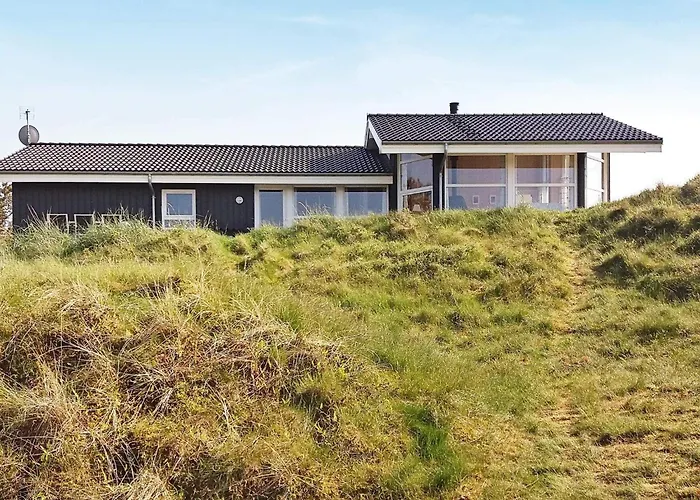 Seaside Retreat With - By Traum *